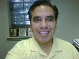 Found this lesbian man at a gay wedding pls wish him “”heeeyy”