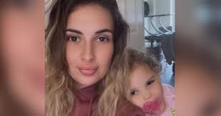 Mum 'wrapped bleeding daughter in towel' and ran from hotel room