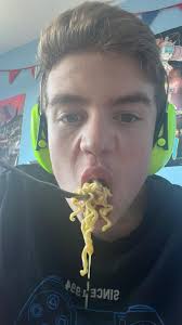 Can someone make it look like he's eating something else instead of pot  noodles plz? You can make it as wacky as you want
