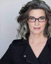 30 Fabulous Hairstyles For 50 Year Old Woman With Glasses Graue Frisuren Frisuren Graue Haare