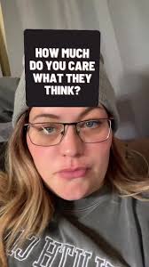 Sheena Rowell's Instagram, Twitter & Facebook