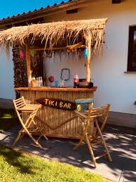 Eine bar in 5 minuten aufbauen youtube bar bar a bar die ruck zuck bar diy aus einer biertischgarnitur eine bank mit lehne machen br bar bar a bar die ruck zuck bar theke aus bierkisten bierkisten mobile theke Tiki Bar 100prznt De