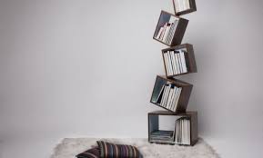 Desain kamar tidur memiliki peran penting bagi anda yang ingin memiliki kamar nyaman, walau dengan luas yang terbatas. Suka Baca Buku Coba Wujudkan Kreativitasmu Lewat 20 Rak Buku Minimalis Ini