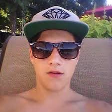 Abel Casarez (@acecasa2001)