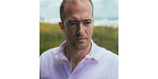 In the same year he creates a theatre company with former colleagues and starts co. Miguel Raposo De Saida Da Be Infuence Marketeer