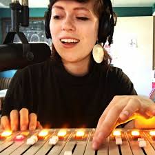 Stream Savannah Tracy music