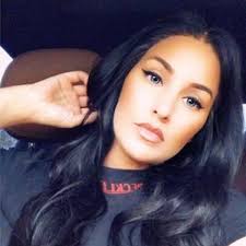 Jacquelyn Arthur's Instagram, Twitter & Facebook