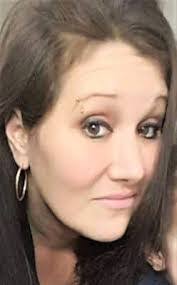 Lee Bessette's Instagram, Twitter & Facebook