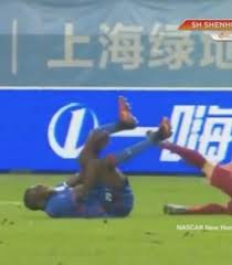 Shanghai shenhua striker demba ba remains upbeat as he begins his rehabilitation after a horrific leg injury. Warning Graphic Content Demba Ba Suffers Gruesome Leg Break