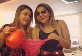 Amarantos was born in the favela district of jurunas in belém, in the state of pará, brazil. Preta Gil E Gaby Amarantos Coam Cafe Em Calcinha Ofuxico