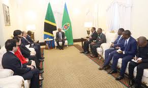 Aboubar kunenge mara baada ya kufungua kituo cha mabasi cha kimataifa john pombe joseph magufuli akimuapisha dkt. Zanzinews Rais Mhe Dkt John Pombe Magufuli Akutana Na Kufanya Mazungumzo Na Viongozi Wa Aalco Na Naibu Waziri Wa Mambo Ya Nje Wa China Ikulu Jijini Dsm Oktoba 23 2019