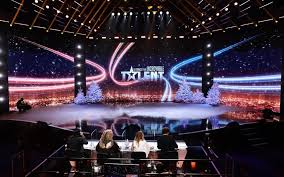 Le jeune hugo molina a bluffé le jury de l'émission espagnole en assurant les percussions sur un chant de noël. La France A Un Incroyable Talent Les Dessous D Une Finale Pas Comme Les Autres Le Parisien