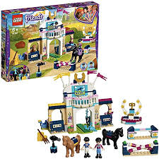 By continuing you agree to our use of cookies. Lego 41125 Friends Horse Vet Trailer Construction Set Amazon Co Uk Toys Games