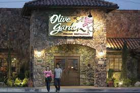 Fast paced, stressful busy days, rude customers. Minimum Wage Increases Likely To Hit Restaurant Profits Moody S Says Wsj