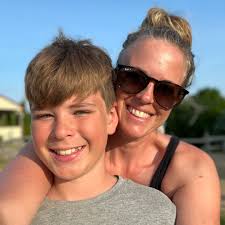 Is there anyone in this group that does drywalling and painting?