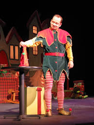 An elf of himself, Tom Chalmers returns to 'Santaland Diaries'