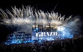 Ferrari della città emiliana per celebrare i 40 anni di carriera. La Storia D Italia Il Concerto Dei Concerti Di Vasco Rolling Stone Italia