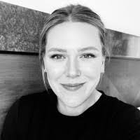 Hope Morris's Instagram, Twitter & Facebook