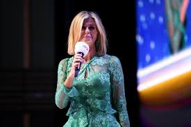 Kate garraway has told fans she is going through the hardest time in her life as her husband derek draper is in a critical condition fighting coronavirus. Kate Garraway Praises Captain Tom For Inspiring Her While Husband Is In Hospital Hereford Times