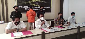 Kasus penipuan yang dilakukan oleh wedding organizer (wo) pandamanda mulai tercium baunya oleh pihak kepolisian setelah viral di twitter. Bos Hd Dekor Penipu Berkedok Weeding Organizer Ditangkap Di Alor Ntt Kayantara Com