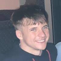 Benjamin Cr's Instagram, Twitter & Facebook