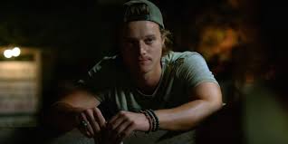 The trailer began with kiara, pope, and j.j craving john b.'s name in a branch of a tree to mourn sarah and josh b. 2atf7ajusdofnm