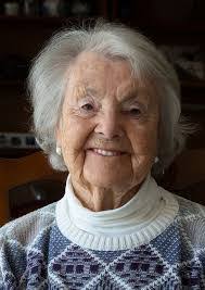 Elizabeth Vaquera's Instagram, Twitter & Facebook