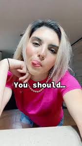 Chelsey Dever's Instagram, Twitter & Facebook