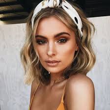 All you need is a hairbrush, hair wax, and hair elastic. 10 Short Hairstyles That Will Be Perfect For The Hot Weather Society19