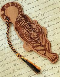 Tiger Bookmark Tiger Shaped Bookmark Wood Bookmark Animal Etsy Brelok Znachki