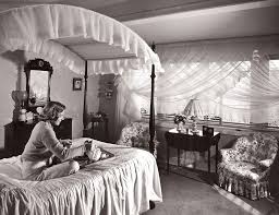 Angela painted this hollywood/ movie themed girls bedroom featured in the 2011 utah valley parade of homes. Marilyn Monroe Frank Sinatra And Other Old Hollywood Stars Homes Architectural Digest