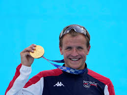 Norway's kristian blummenfelt wins men's triathlon gold. Opvlchi1rpf4zm