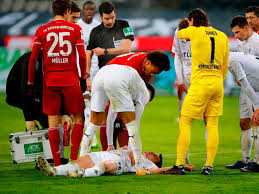 Dabei fallen 2 feiertage auf einen samstag und 5 feiertage auf. Bayern Watschn In Gladbach Bei Einer Szene Hielten Alle Plotzlich Den Atem An Fc Bayern