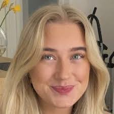 Josephine Simone's Instagram, Twitter & Facebook