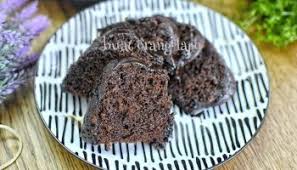 Biasanya kalau kek coklat moist, ianya dikukus sahaja. Kek Karamel Coklat Kukus Sedap Dan Mengancam Buat Orang Lapo