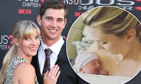 Heather morris's husband is taylor hubbell. Glee S Heather Morris Welcomes Second Baby With Husband Taylor Hubbell Daily Mail Online