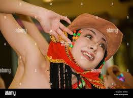 Colette Warren's Instagram, Twitter & Facebook