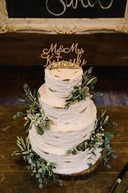 Piece Montee 2017 Gateau De Mariage Rustique Glacage Au Beurre De Creme Glacee Verdure Et Topper Rustic Wedding Cake Wedding Cake Greenery Wedding Cake Rustic