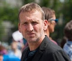 Christopher Eccleston, Rev. Matt Jamison in The Leftovers