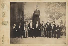 63,366 likes · 19,627 talking about this. Kabinettfoto Arad Rumanien Die Liliputaner Von Aradon Akpool De