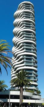 Broadbeach Accommodation Broadbeach Holiday Apartments The Wave Resort Broadbeach Gold Coast Unique Architecture Facade Design Modern Architecture