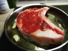 Je Crois Que Je Ne Pourrai Jamais Etre Vegetarienne Cotedeboeuf Meatlover Meat Viande Boeuf Ail Huiledolive Miammiam Legrascestlav Food Meat Steak
