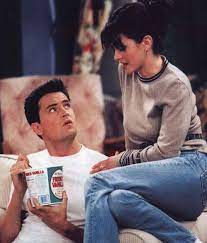 Monica Chandler 3 I Always Liked Them Way More Than Rachel And Ross Friends Tv Friends Moments Friends Cast