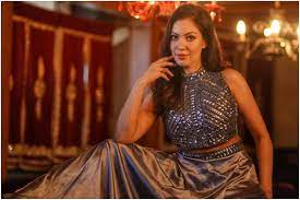 She is shooting a clip on her mobile phone inside a salon where her husband prince narula is also seen. Arrestmunmundutta Trends After Taarak Mehta Star Enrages Netizens With Casteist Slur On Video