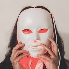 How To Treat Your Acne Using Light Therapy No Creams No Gels Light Therapy Mask Light Therapy Led Therapy