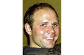 Kenneth Munro's Instagram, Twitter & Facebook