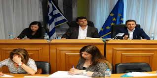 Έχει γίνει αγρότης και ανεβάζει υπέροχες φωτογραφίες από το κτήμα του! H Mar8a Boyrtsh Kai O Nikos 3an8opoylos Sto Dhmotiko Symboylio Almwpias Logos Ths Pellas