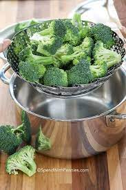 Learning How To Steam Broccoli Is Easy And Can Be Done On The Stove Top Or In The Microwave Steamed Broccoli Steamed Broccoli Cooking Fresh Broccoli Broccoli