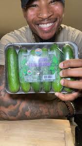 Cucumber + Bell Pepper Salad = Hydration 💧 + Vitamin C 💥 + Weight  Friendly 🥗 + Glowing Skin ✨! Healthy, crunchy, and colorful