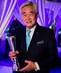 Entre y conozca nuestras increíbles ofertas y promociones. World Taekwondo El Presidente De World Taekwondo Wt Chungwon Choue Fue Galardonado Con El Trofeo De